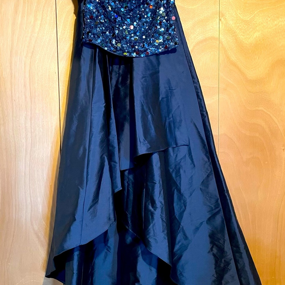 Adriana Papell Beaded Two piece Gown Navy Blue Color Size 4 - Picture 1 of 3